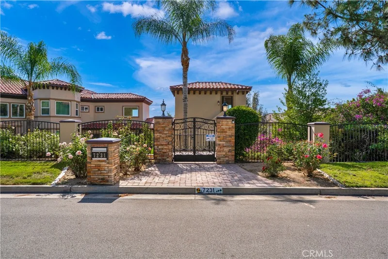 7231 Brandon Court photo 2