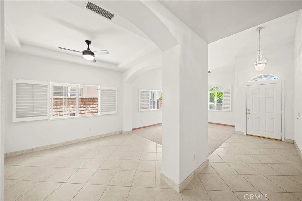 Interior 4