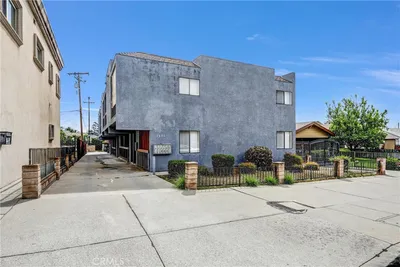 1836 N Allen photo 2