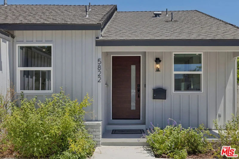 Photo 2 of 5822 Saloma Avenue