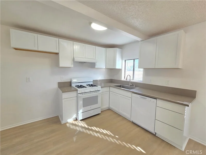 8249 Catalpa Avenue A photo 2