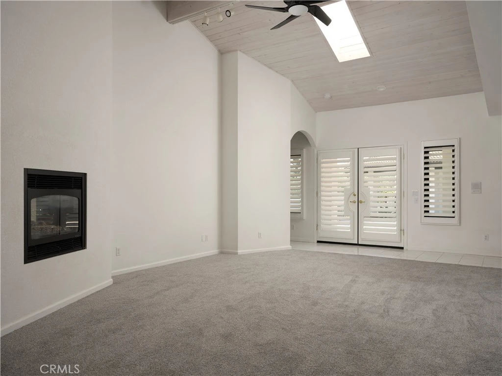 Interior 4