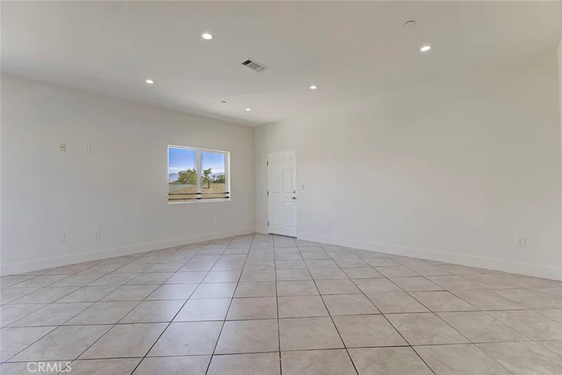 6821 Agnes Ave. photo 2