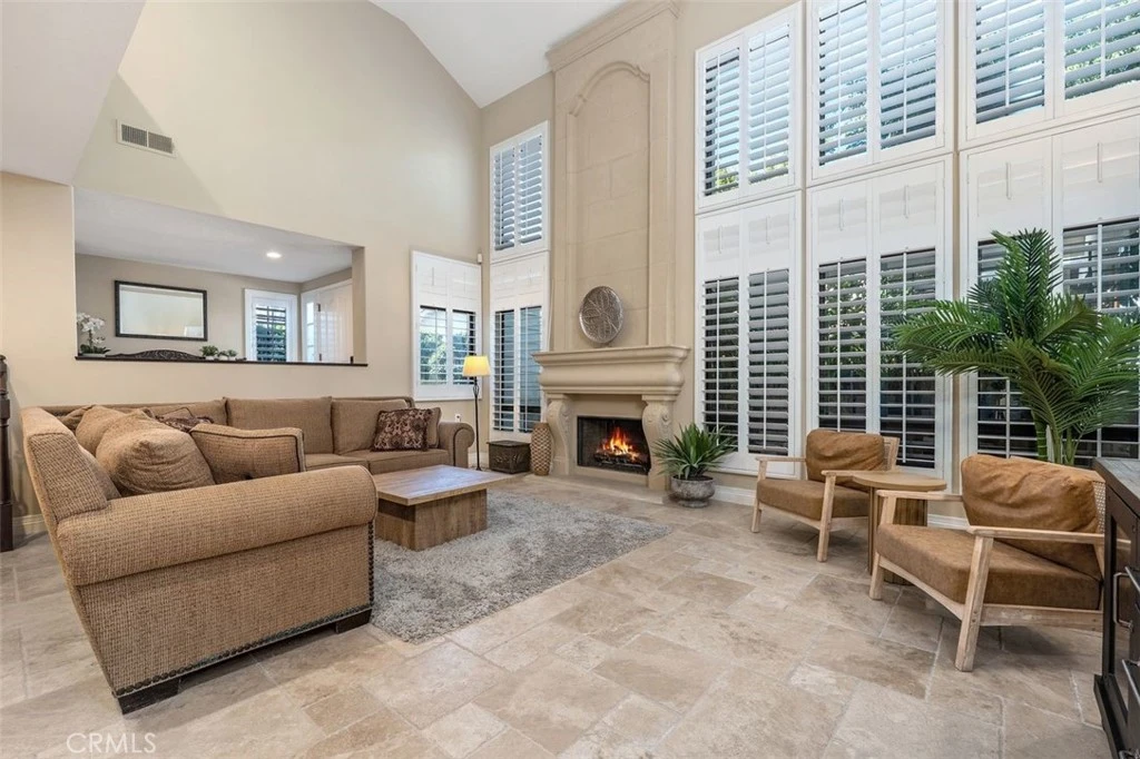 Interior 4