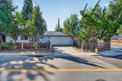 2100 Camino De Los Robles photo 2
