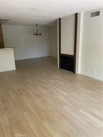 12203 Magnolia 102 photo 2