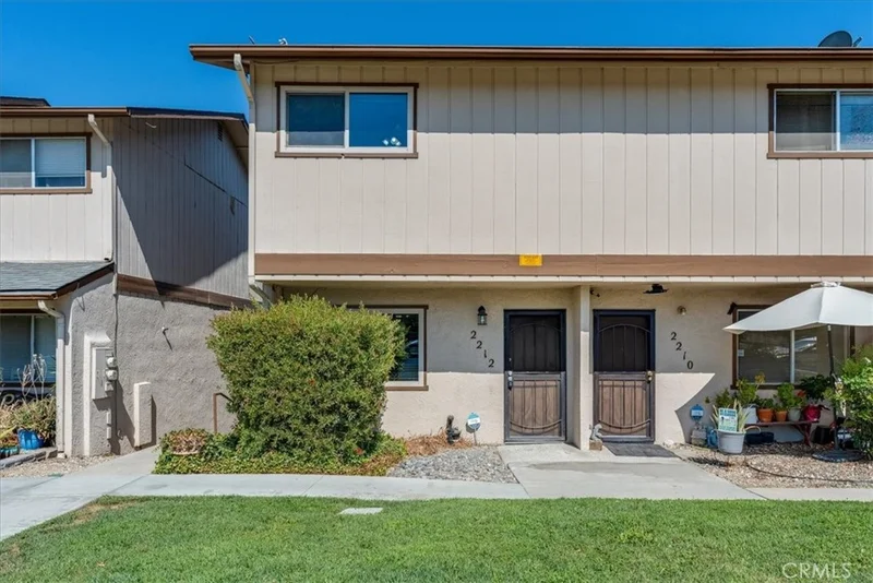 2212 Pine