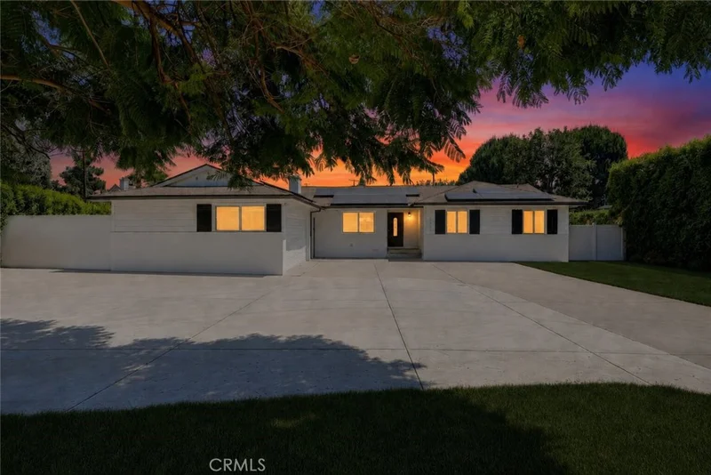 8738 Paso Robles photo 2