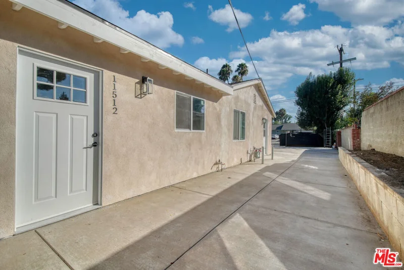 11512 Fenton Avenue