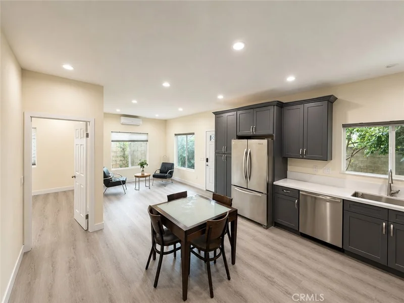 4902 Temple City Blvd photo 2