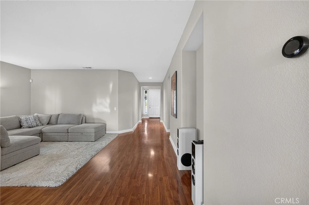 Interior 4