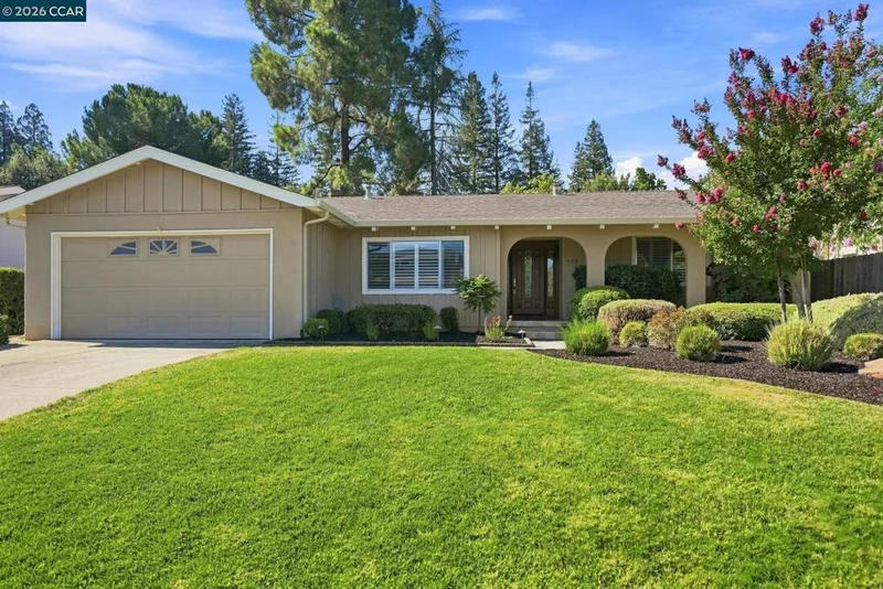 Photo 2 of 420 Monti Cir