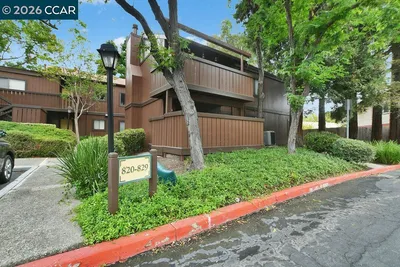 828 Camelback Place