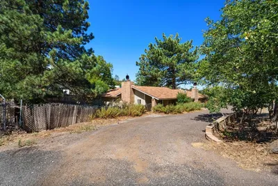2906 Lakeview Drive photo 2