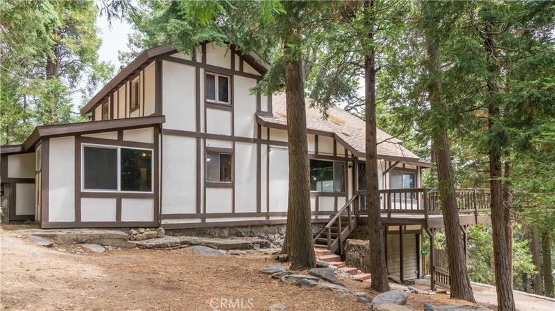 Photo 2 of 21855 Lakeland View