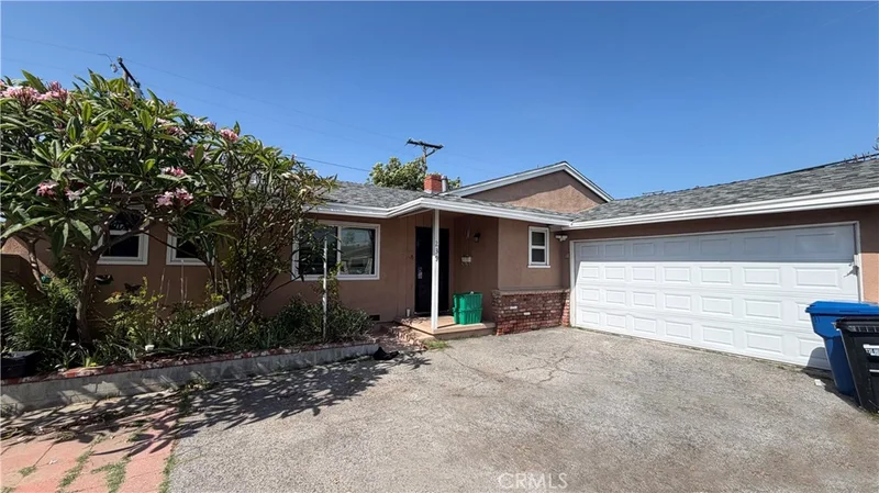 Photo 2 of 239 E Cypress