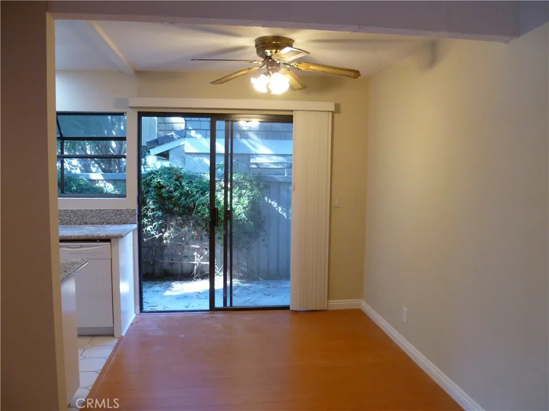 215 Springview photo 2