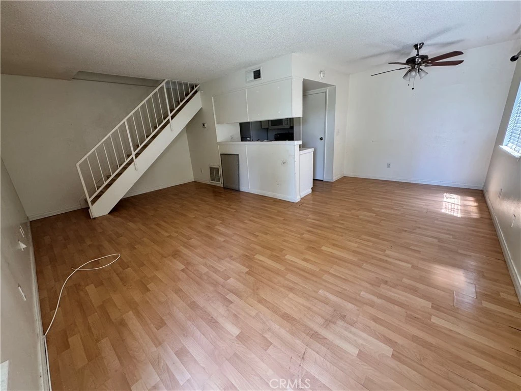 Interior 4