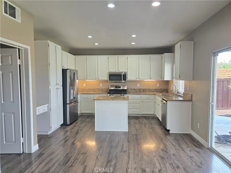 43160 Volterra Street photo 2