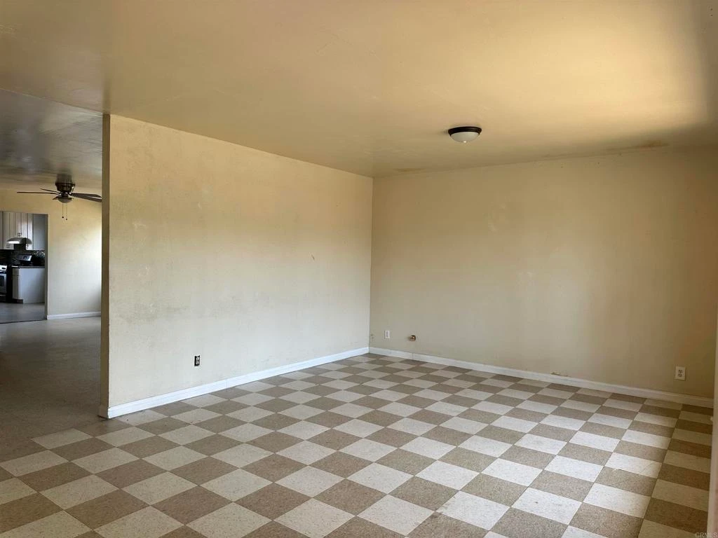Interior 4