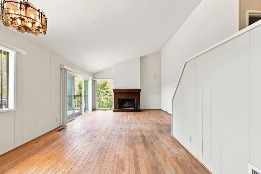 Interior 4