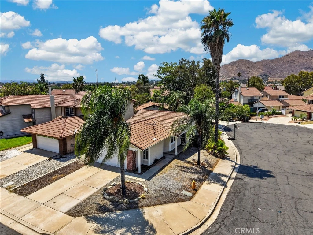 Interior 4