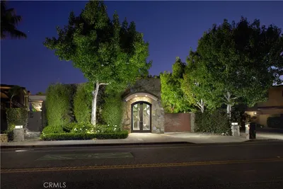 2027 Bayside Drive photo 2