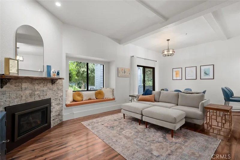 2221 King Court 22