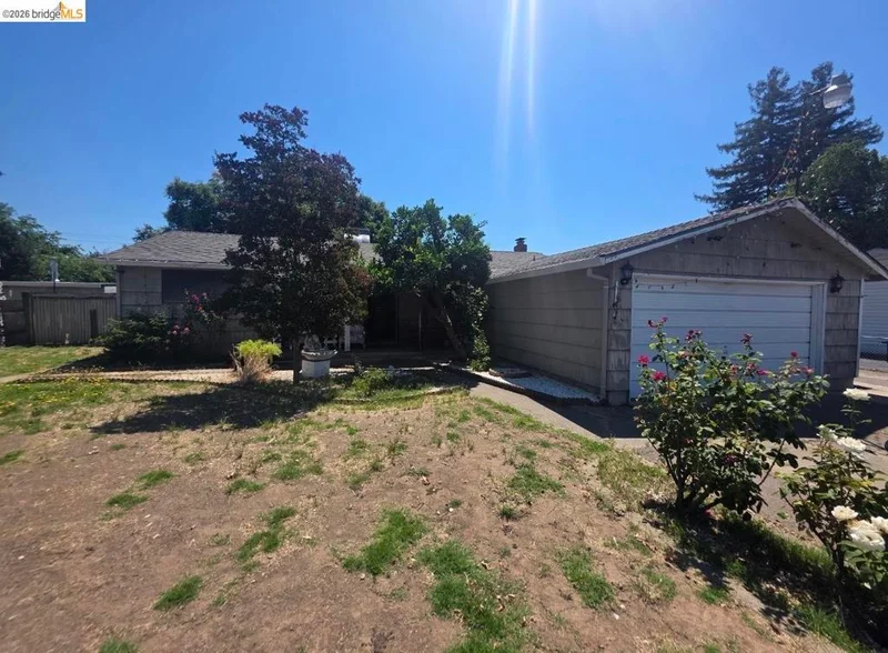 218 Bryan AVE
