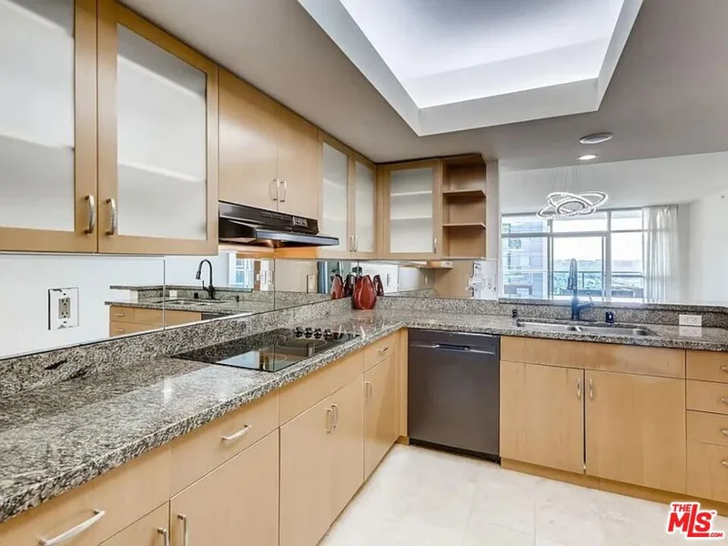 13700 Marina Pointe Drive 1225