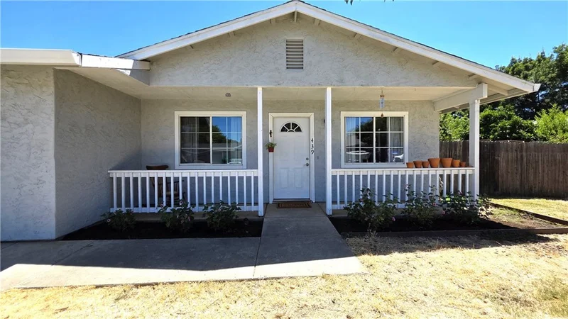 Photo 2 of 439 Scarlet Oak Dr