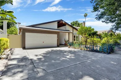 8012 Comanche photo 2