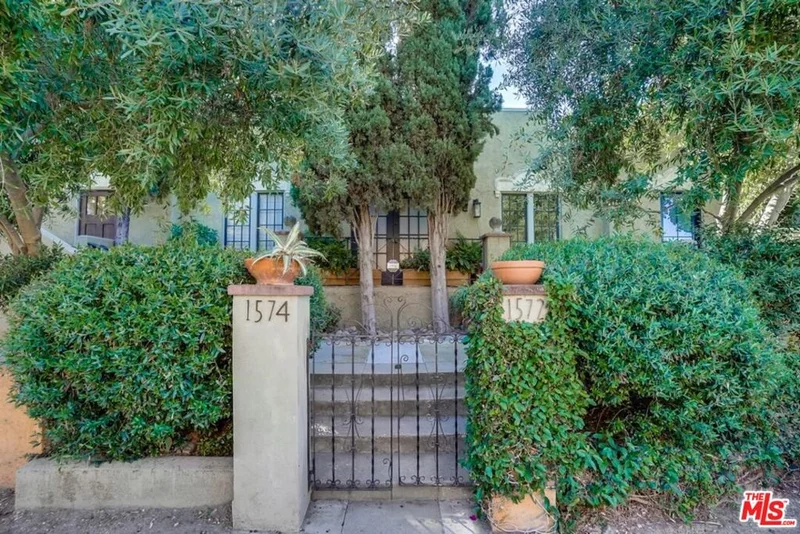 1574 Murray Drive photo 2