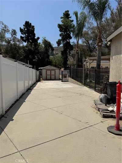 10054 Barling Street photo 2