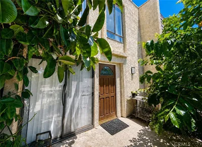 15051 Chatsworth St photo 2