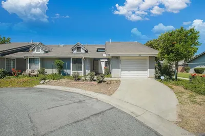 1402 Hancock Cir photo 2
