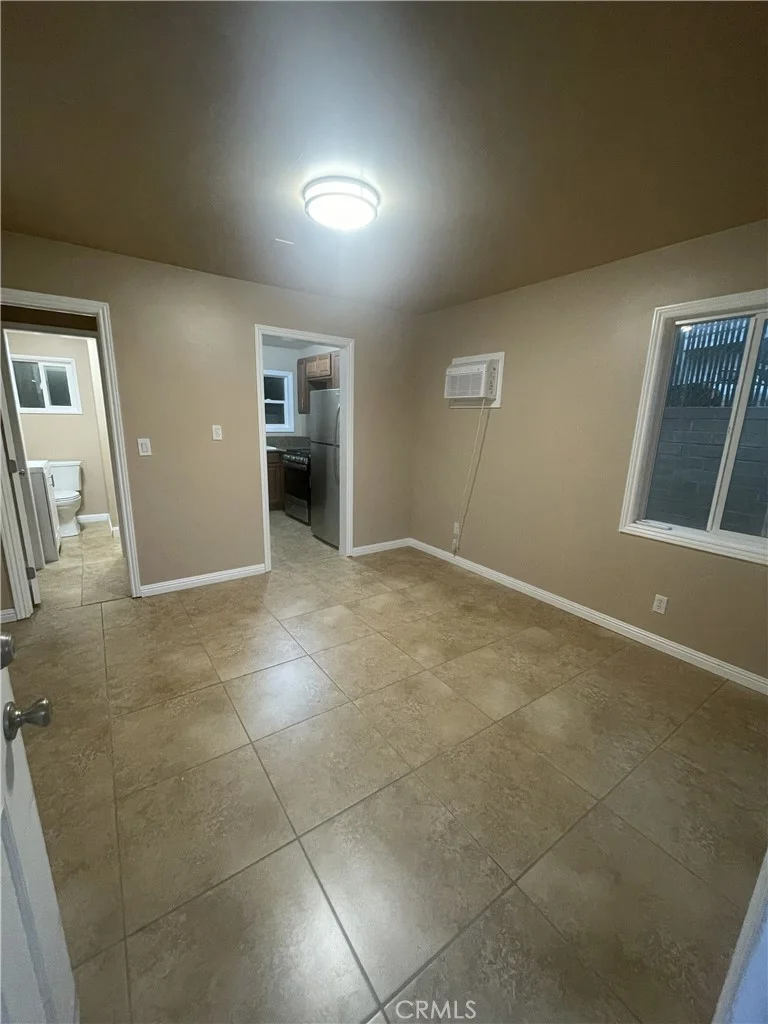 37 S Sierra Madre Boulevard photo 2
