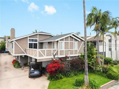 2110 Rockefeller Lane 2