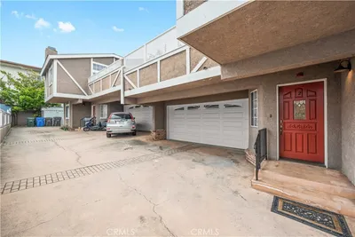 2110 Rockefeller Lane 2 photo 2