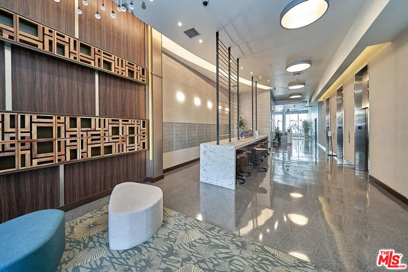3810 Wilshire Boulevard 1209 photo 2