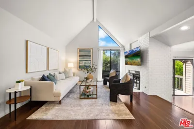 835 S Lucerne Boulevard 310