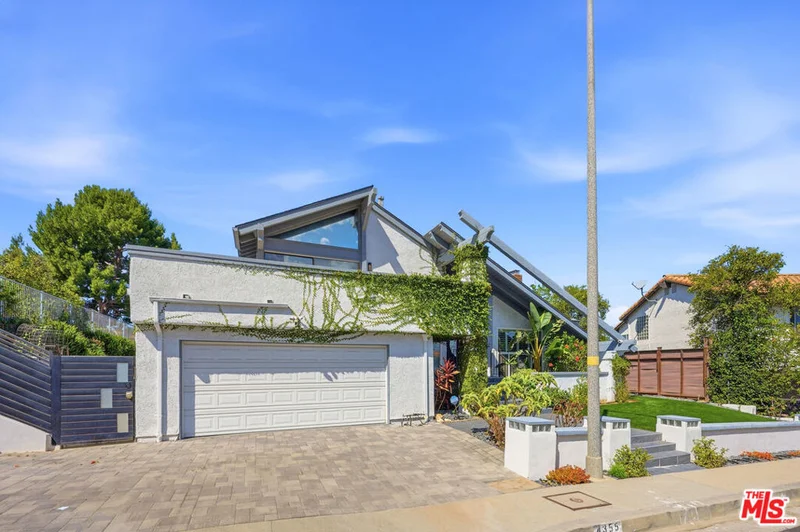 4355 Chaumont Road photo 2