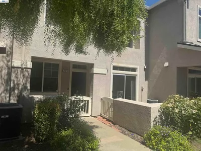 3162 Golden Crest Cmn