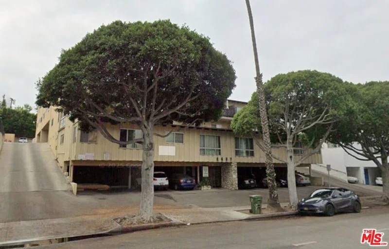 2637 Centinela Avenue 9
