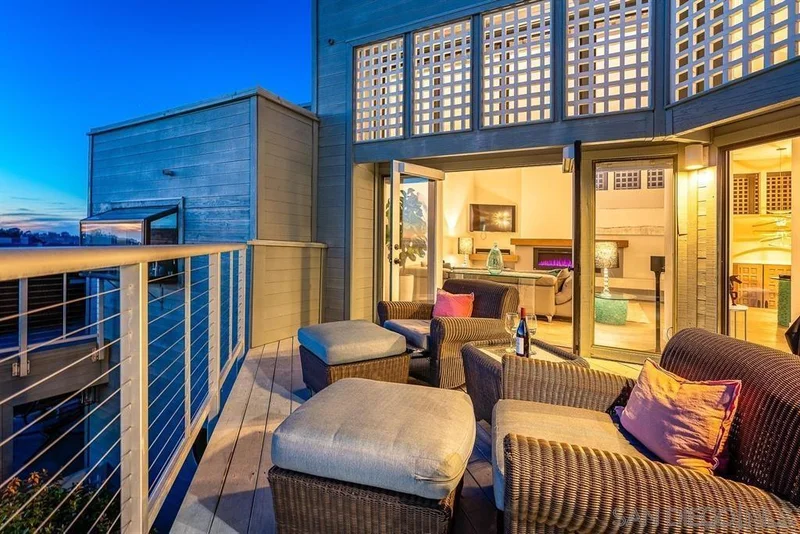 1060 America Way photo 2