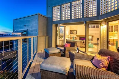1060 America Way photo 2