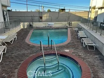 22865 Del Valle photo 2