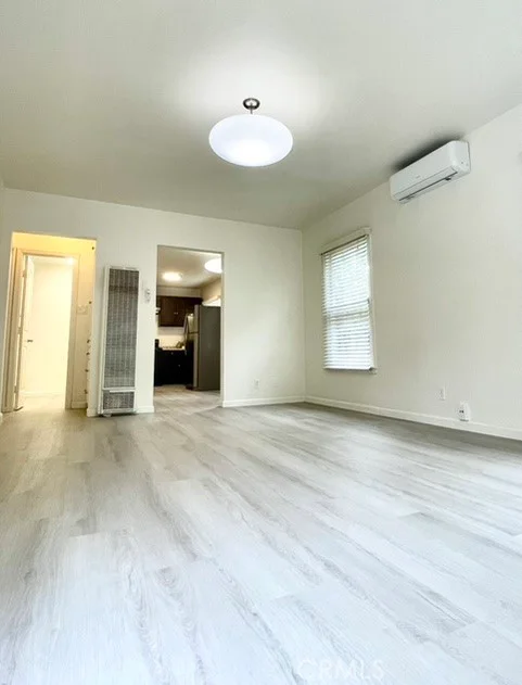 1120 N Vista
