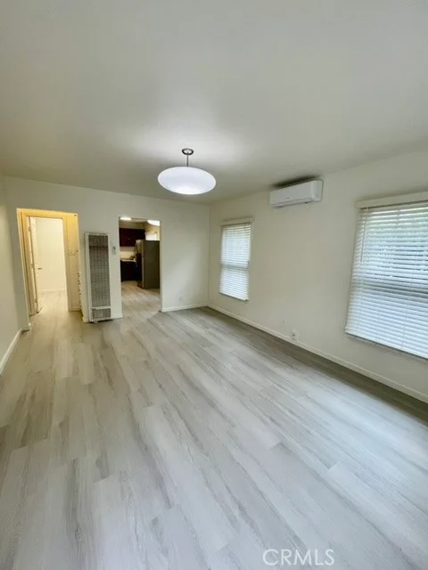 1120 N Vista photo 2