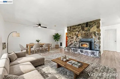 2075 Ascot Dr 119 photo 2